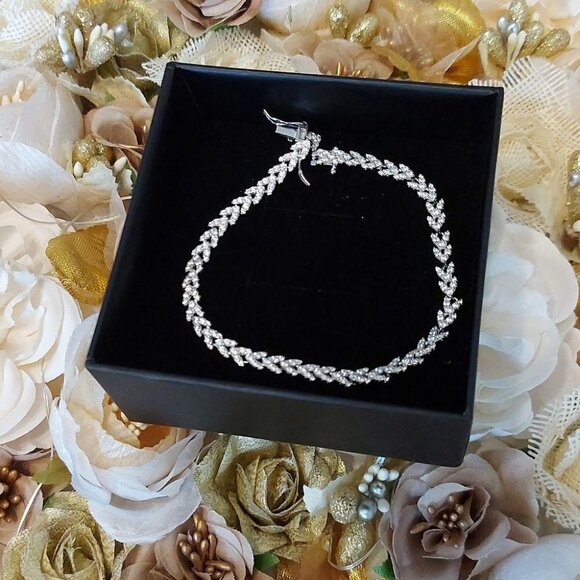 925 Sterling Silver Grade 5A Cubic Zirconia Bracelet - Picture 4 of 8